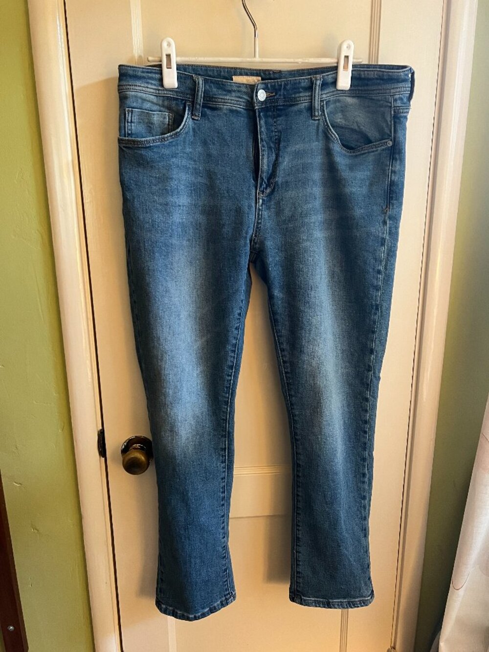 Pilcro Boyfriend Slim Medium Wash Jeans - Womens Size 32